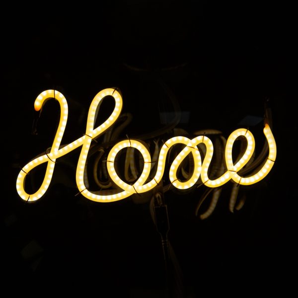 Lampadina decorativa a led con scritta "Home" - immagine 3