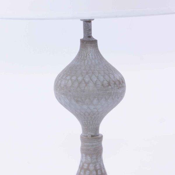 Lampada da tavolo grigio/ecru in ferro lavorato - immagine 3