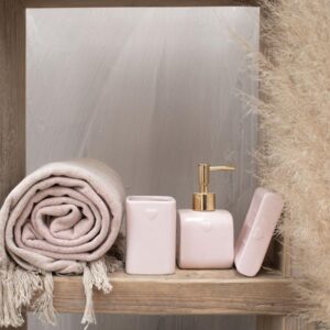 Set da bagno Love rosa con cuoricino