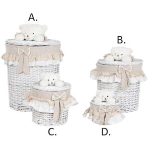 Cesta in vimini con fiocco, balza e orsetto