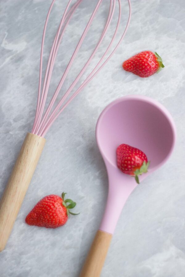 Mestolo in silicone rosa - immagine 2