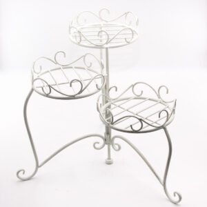 Portavaso a tre ripiani in ferro bianco shabby