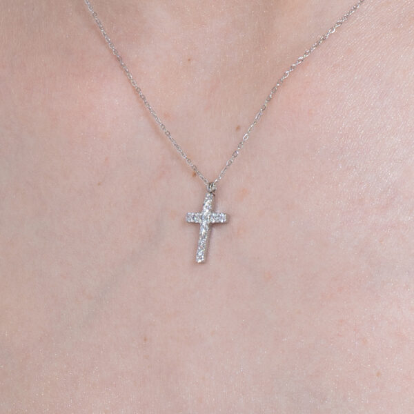 Collana donna in acciaio con croce e zirconi - immagine 3