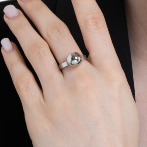 Anello donna in acciaio con sfera