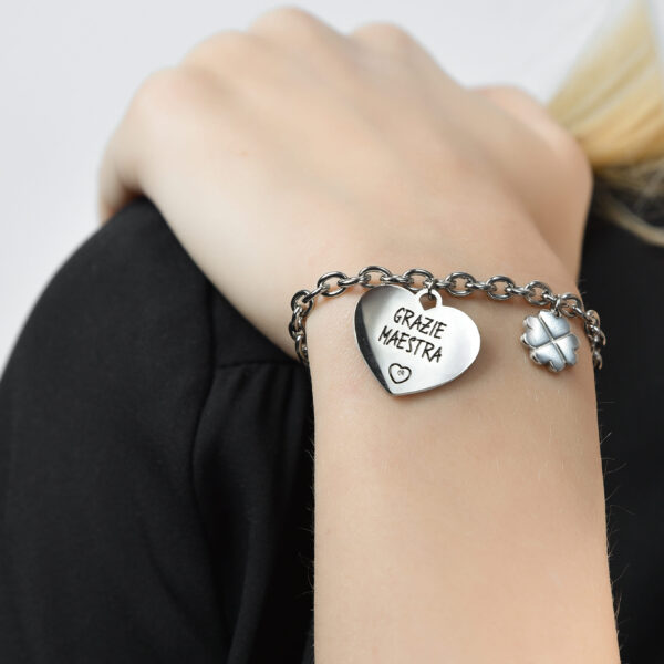 Bracciale donna in acciaio con scritta "Grazie maestra" - immagine 4